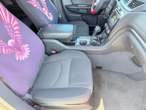 More photos of 2015 Chevrolet Traverse LT at Champion Chrysler Dodge Jeep Ram, MS