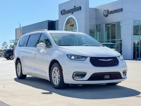 White 2022 Chrysler Pacifica Touring L for sale in Gulfport, MS