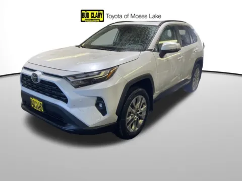 White 2025 Toyota RAV4 XLE Premium for sale in Moses Lake, WA