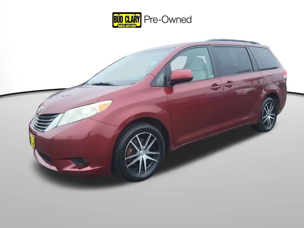 2011 Toyota Sienna LE for sale in Moses Lake, WA