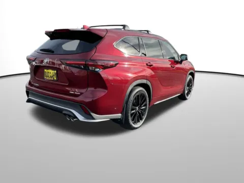 Another view of 2026 Toyota Highlander XSE for sale in Moses Lake, WA at Bud Clary Toyota of Moses Lake
