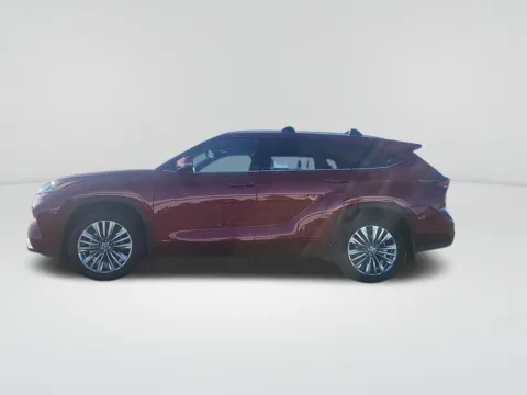 Photos of 2026 Toyota Highlander Hybrid Platinum for sale in Moses Lake, WA at Bud Clary Toyota of Moses Lake