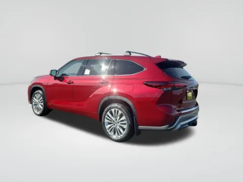 Another view of 2026 Toyota Highlander Hybrid Platinum for sale in Moses Lake, WA at Bud Clary Toyota of Moses Lake