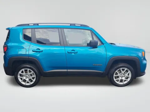 More photos of 2022 Jeep Renegade Latitude at Bud Clary Toyota of Moses Lake, WA