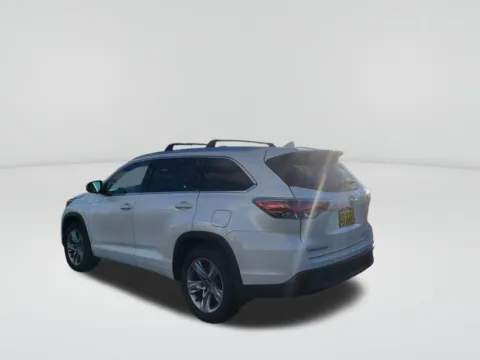 Another view of 2016 Toyota Highlander for sale in Moses Lake, WA at Bud Clary Toyota of Moses Lake