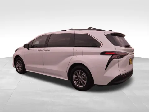 Another view of 2025 Toyota Sienna XLE for sale in Moses Lake, WA at Bud Clary Toyota of Moses Lake