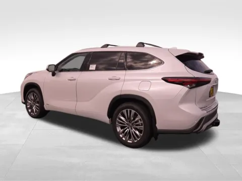 Another view of 2026 Toyota Highlander Hybrid Platinum for sale in Moses Lake, WA at Bud Clary Toyota of Moses Lake