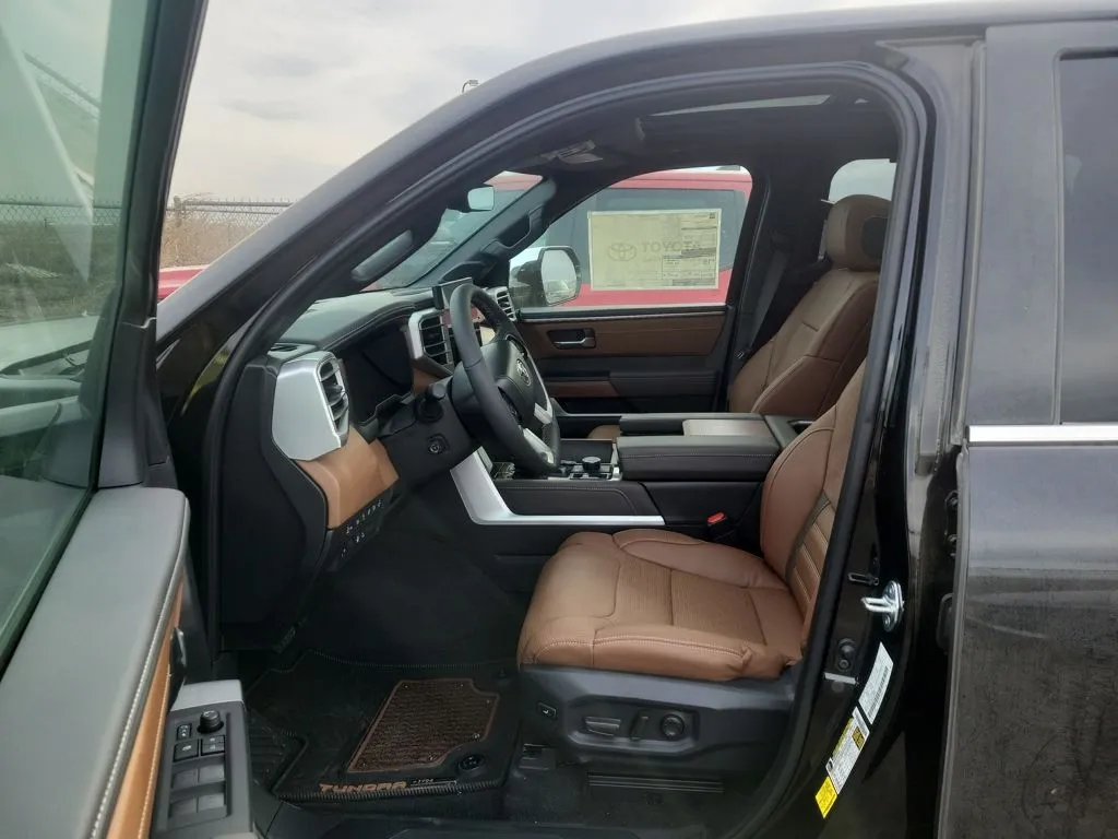 2025 Toyota Tundra 1794 Edition - Photo 11