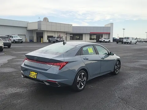 More photos of 2021 Hyundai Elantra Limited at Toyota of Moses Lake, WA