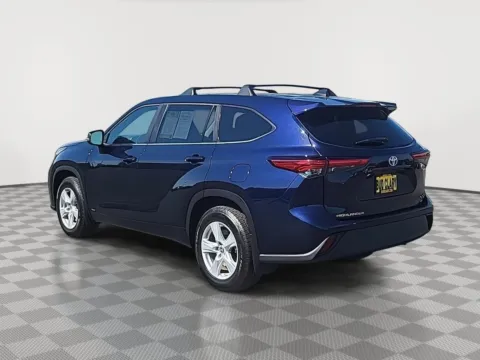 Another view of 2023 Toyota Highlander Hybrid LE for sale in Moses Lake, WA at Toyota of Moses Lake