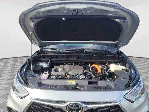 Another view of 2025 Toyota Highlander Hybrid Platinum for sale in Moses Lake, WA at Toyota of Moses Lake
