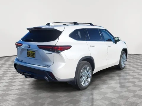 More photos of 2023 Toyota Highlander Hybrid Limited at Toyota of Moses Lake, WA