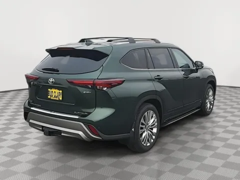 More photos of 2025 Toyota Highlander Hybrid Platinum at Toyota of Moses Lake, WA