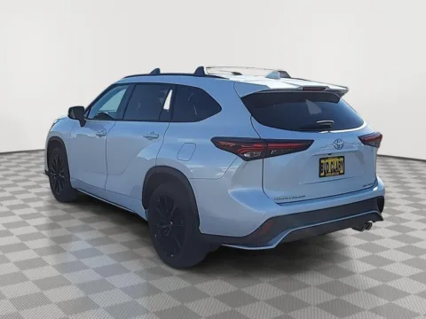 Another view of 2025 Toyota Highlander XSE for sale in Moses Lake, WA at Toyota of Moses Lake