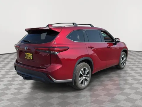 More photos of 2022 Toyota Highlander XLE at Toyota of Moses Lake, WA