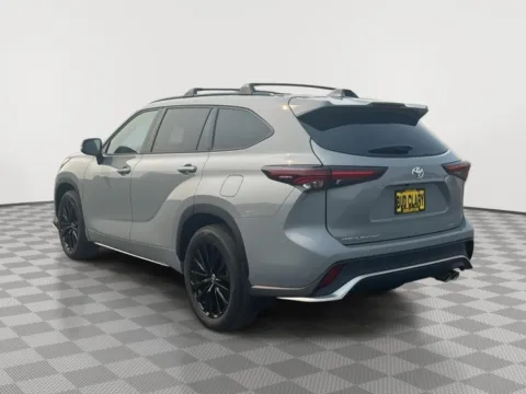 Another view of 2025 Toyota Highlander XSE for sale in Moses Lake, WA at Toyota of Moses Lake