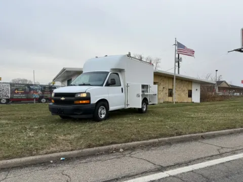 White 2018 Chevrolet Express Commercial Cutaway 3500 Van 139" for sale in Dayton, OH