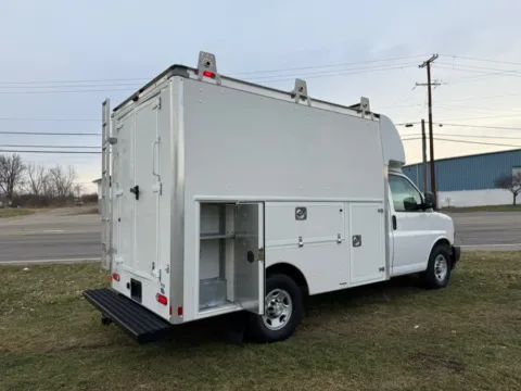 More photos of 2018 Chevrolet Express Commercial Cutaway 3500 Van 139" at Dayton Work Trucks, OH