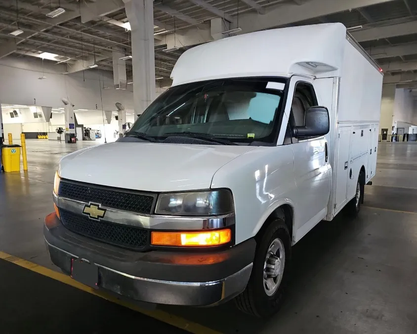 White 2016 Chevrolet Express Commercial Cutaway 3500 Van 139" for sale in Dayton, OH