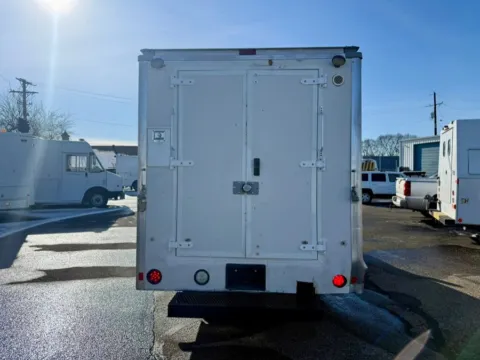 More photos of 2016 Chevrolet Express Commercial Cutaway 3500 Van 139" at Dayton Work Trucks, OH