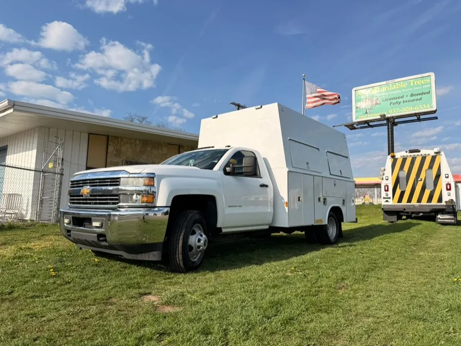 White 2015 Chevrolet Silverado 3500HD 2WD Reg Cab 162" WB, 83.58" CA WT for sale in Dayton, OH