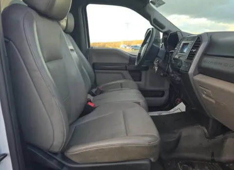 More photos of 2021 Ford Super Duty F-450 DRW XLT 2WD Reg Cab 169" WB 84" CA at Dayton Work Trucks, OH