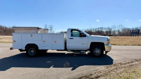 More photos of 2015 Chevrolet Silverado 3500HD Built After Aug 14 2WD Reg Cab 162" WB, 83.58" CA WT at Dayton Work Trucks, OH