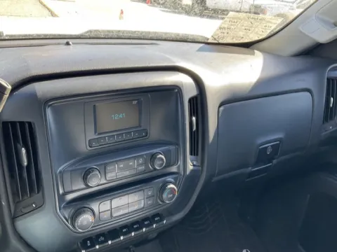 More photos of 2017 Chevrolet Silverado 2500HD 4WD Double Cab 158.1" Work Truck at Dayton Work Trucks, OH