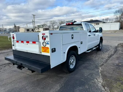 More photos of 2017 Chevrolet Silverado 2500HD 4WD Double Cab 158.1" Work Truck at Dayton Work Trucks, OH