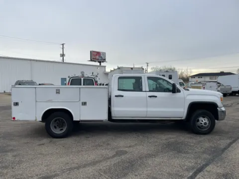 More photos of 2015 GMC Sierra 3500HD available WiFi 4WD Crew Cab 171.5" WB, 59.06" CA at Dayton Work Trucks, OH