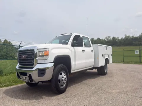 White 2015 GMC Sierra 3500HD available WiFi 4WD Crew Cab 171.5" WB, 59.06" CA for sale in Dayton, OH