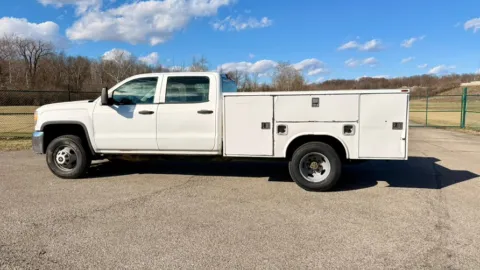 Photos of 2015 GMC Sierra 3500HD available WiFi 4WD Crew Cab 171.5" WB, 59.06" CA for sale in Dayton, OH at Dayton Work Trucks