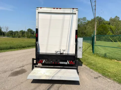 More photos of 2016 GMC Savana Commercial Cutaway 3500 Van 139" at Dayton Work Trucks, OH