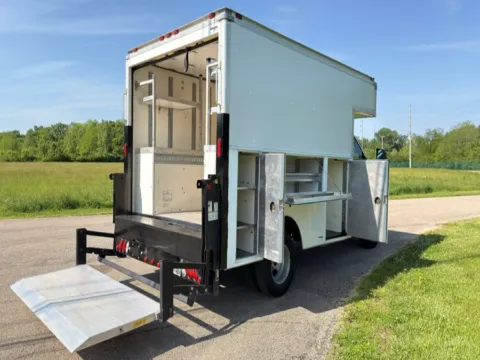 More photos of 2016 GMC Savana Commercial Cutaway 3500 Van 139" at Dayton Work Trucks, OH