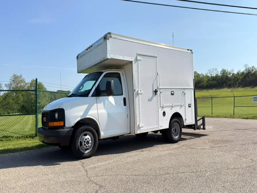 2016 GMC Savana 3500 139" WB's photo