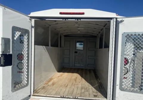 More photos of 2017 Chevrolet Express Commercial Cutaway 3500 Van 139" at Dayton Work Trucks, OH