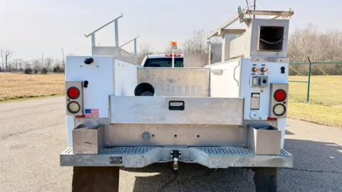 More photos of 2012 Chevrolet Silverado 3500HD 2WD Reg Cab 162" WB, 84.3" CA WT at Dayton Work Trucks, OH