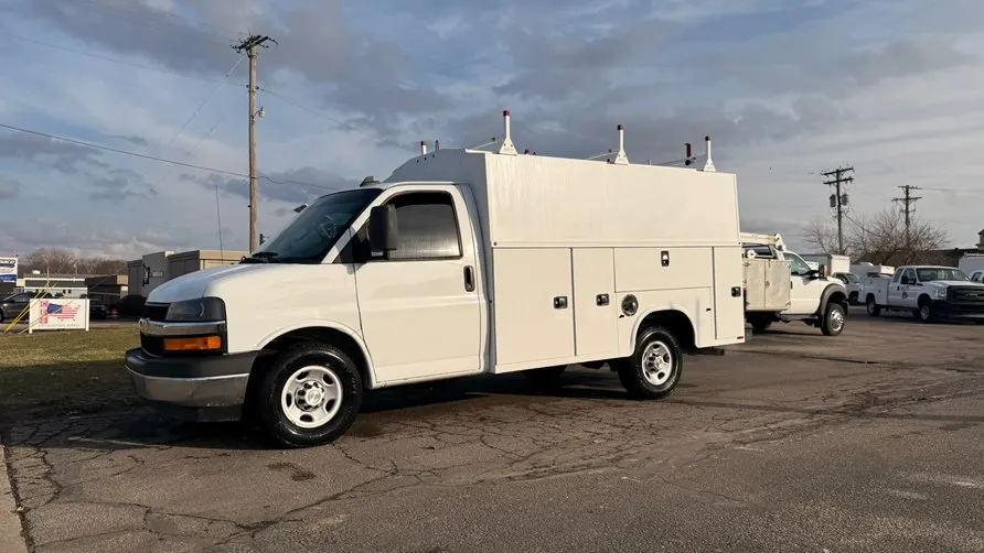 White 2020 Chevrolet Express Commercial Cutaway 3500 Van 139" for sale in Dayton, OH