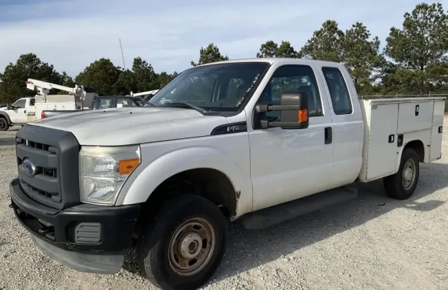 White 2015 Ford Super Duty F-250 SRW 4WD SuperCab 158" XLT for sale in Dayton, OH