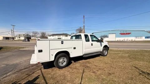 More photos of 2015 Ford Super Duty F-250 SRW 4WD SuperCab 158" XLT at Dayton Work Trucks, OH