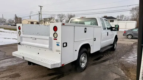 More photos of 2015 Ford Super Duty F-250 SRW 4WD SuperCab 158" XLT at Dayton Work Trucks, OH