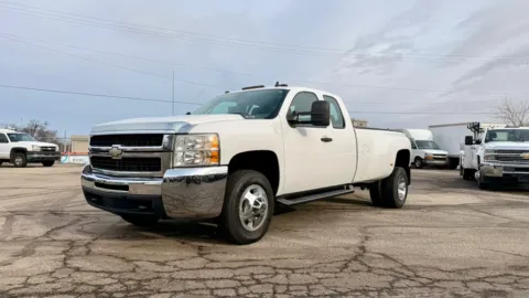 White 2009 Chevrolet Silverado 3500HD 2WD Ext Cab 157.5" DRW Work Truck for sale in Dayton, OH