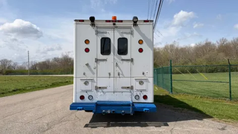 More photos of 2009 GMC TC4500 Regular Cab 2WD at Dayton Work Trucks, OH