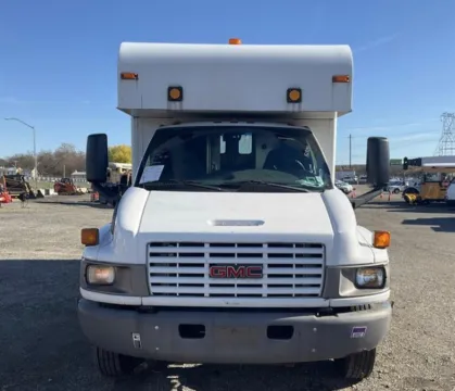 More photos of 2009 GMC TC4500 Regular Cab 2WD at Dayton Work Trucks, OH