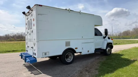 More photos of 2009 GMC TC5500 Regular Cab 2WD at Dayton Work Trucks, OH