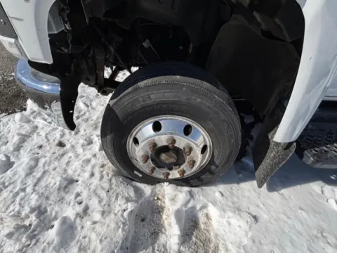 More photos of 2009 GMC TC5500 Regular Cab 2WD at Dayton Work Trucks, OH