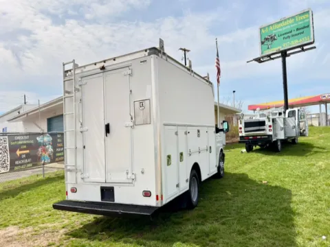 More photos of 2018 Chevrolet Express Commercial Cutaway 3500 Van 139" at Dayton Work Trucks, OH