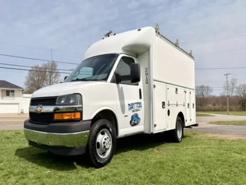 White 2018 Chevrolet Express Commercial Cutaway 3500 Van 139" for sale in Dayton, OH