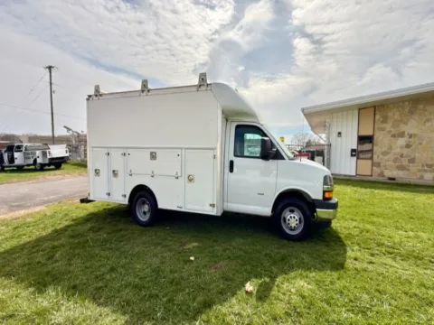 More photos of 2018 Chevrolet Express Commercial Cutaway 3500 Van 139" at Dayton Work Trucks, OH