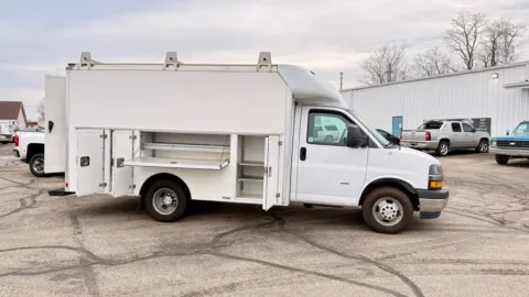 More photos of 2018 Chevrolet Express Commercial Cutaway 3500 Van 139" at Dayton Work Trucks, OH